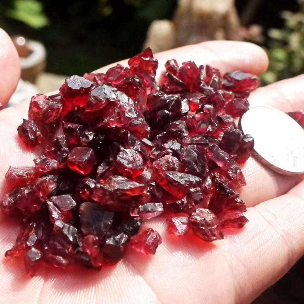 100G Natural Red Garnet Tumbled Quartz Crystal Gravel Healing Energy Rough Mineral Specimen Collectables Garden Home Decor
