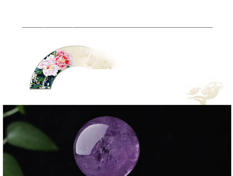 Polished and Polished Furnishings with Crystal Ball