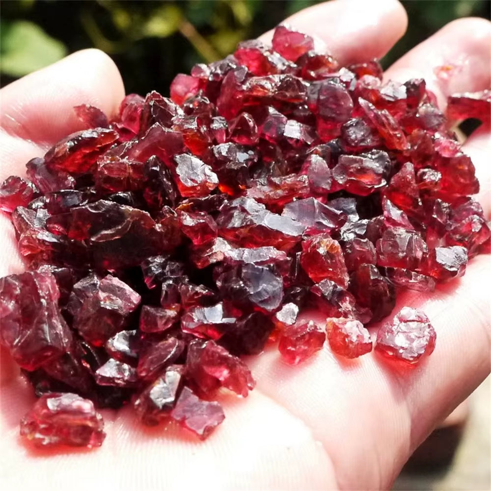 100G Natural Red Garnet Tumbled Quartz Crystal Gravel Healing Energy Rough Mineral Specimen Collectables Garden Home Decor