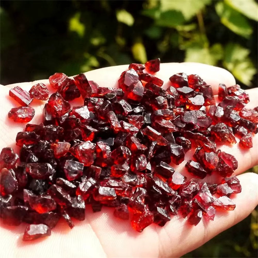 100G Natural Red Garnet Tumbled Quartz Crystal Gravel Healing Energy Rough Mineral Specimen Collectables Garden Home Decor